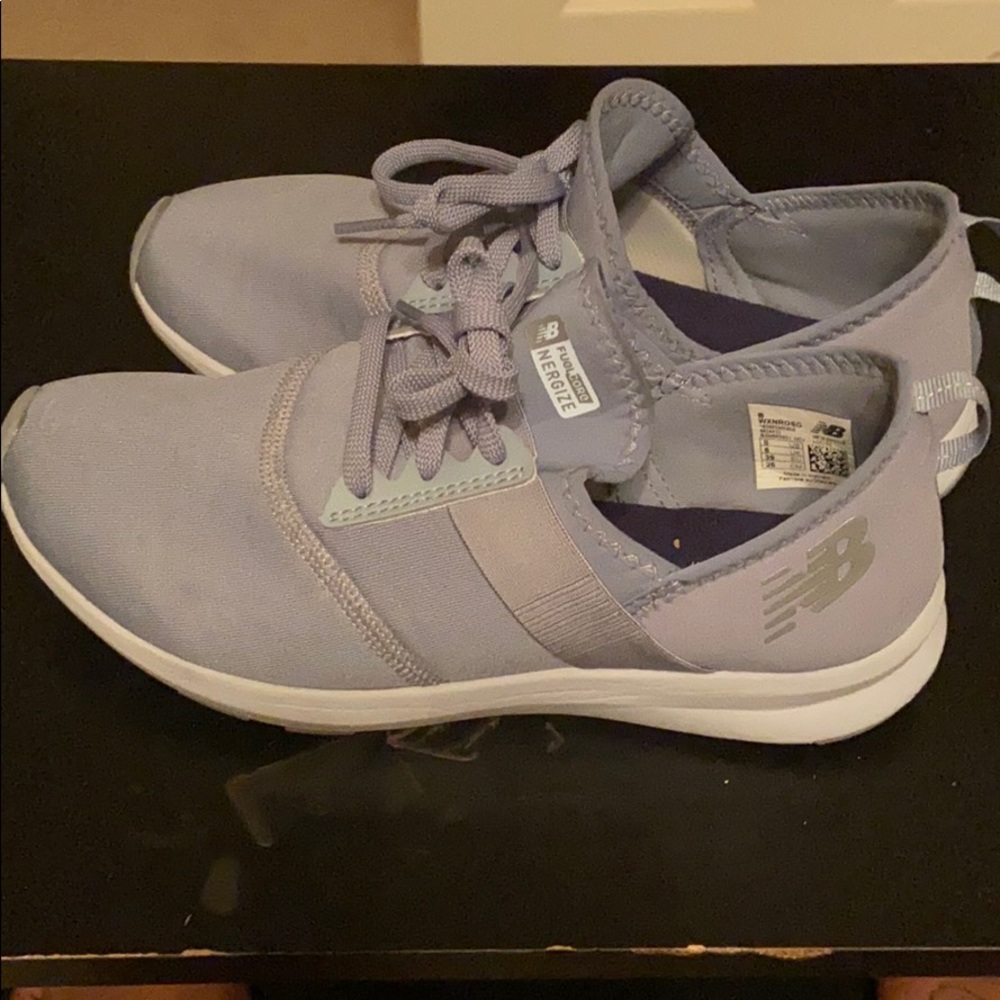 New balance - Picture 2 of 4